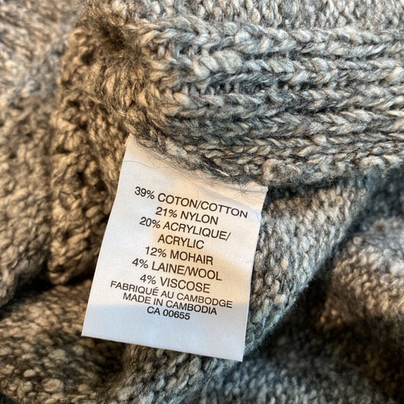 Smart Set ladies sweater with beautiful gray heathering in size extra small. - Picture 4 of 8
